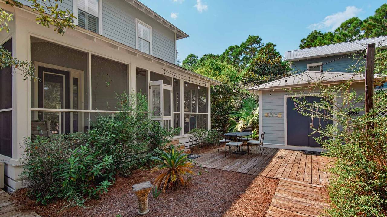 Magnolia Breeze - Backyard Magnolia Breeze - Backyard