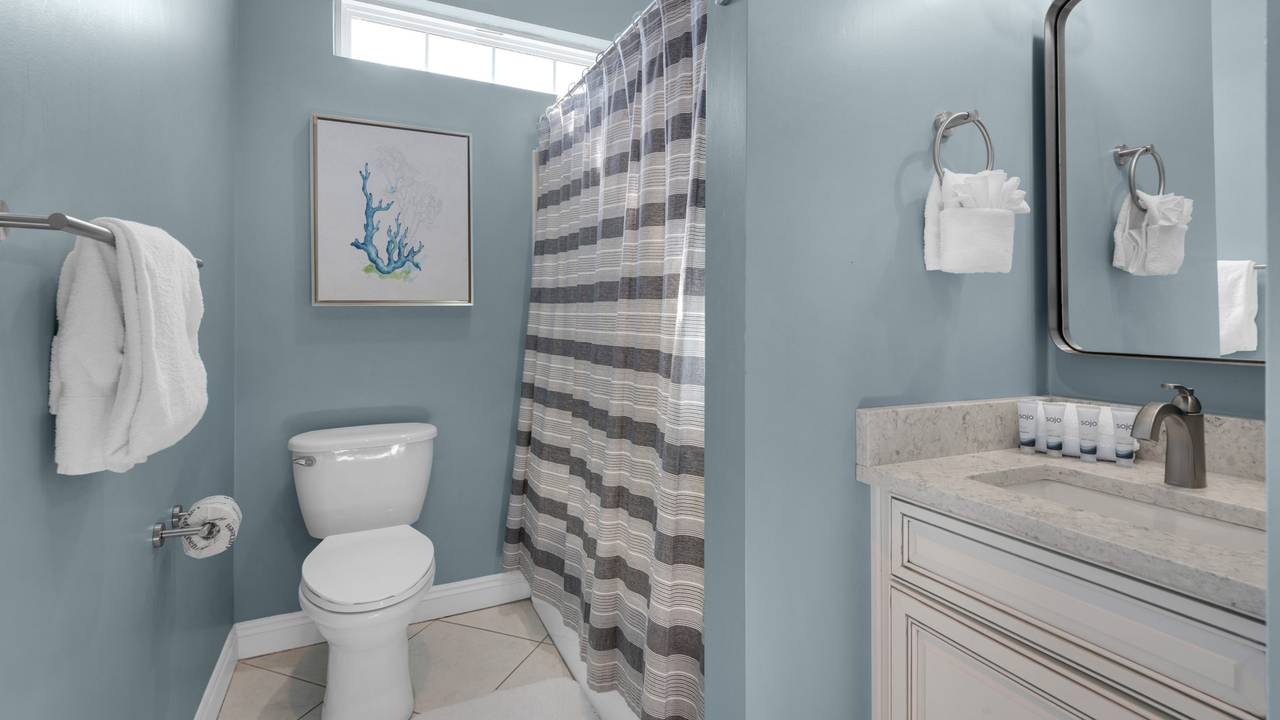 PPPP - Summertowne 10 | Bathroom with Washer & Dryer PPPP - Summertowne 10 | Bathroom with Washer & Dryer