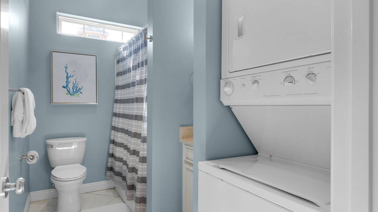 PPPP - Summertowne 10 | Bathroom with Washer & Dryer PPPP - Summertowne 10 | Bathroom with Washer & Dryer