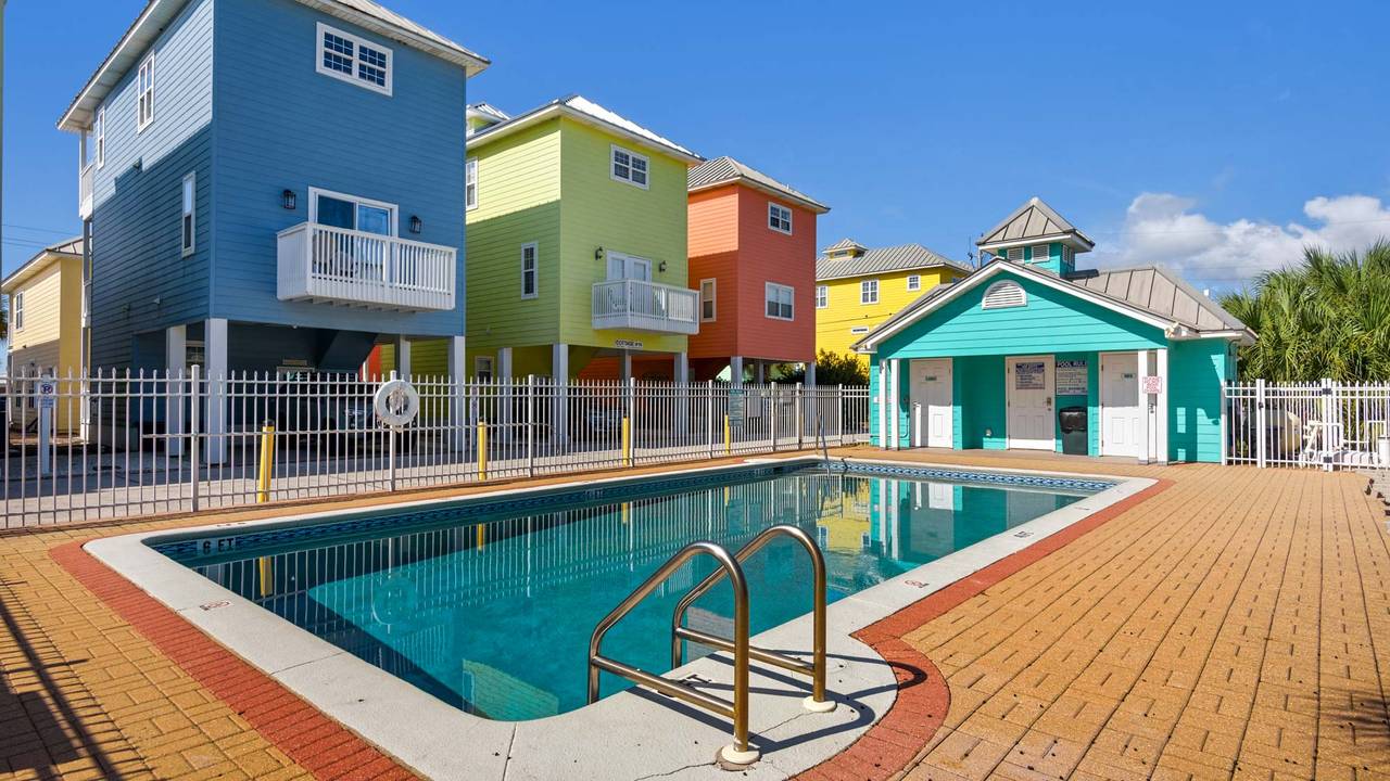 Summertowne Cottage Grounds & Amenities Summertowne Cottage Grounds & Amenities