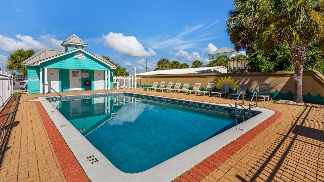 Summertowne Cottage Grounds & Amenities Summertowne Cottage Grounds & Amenities