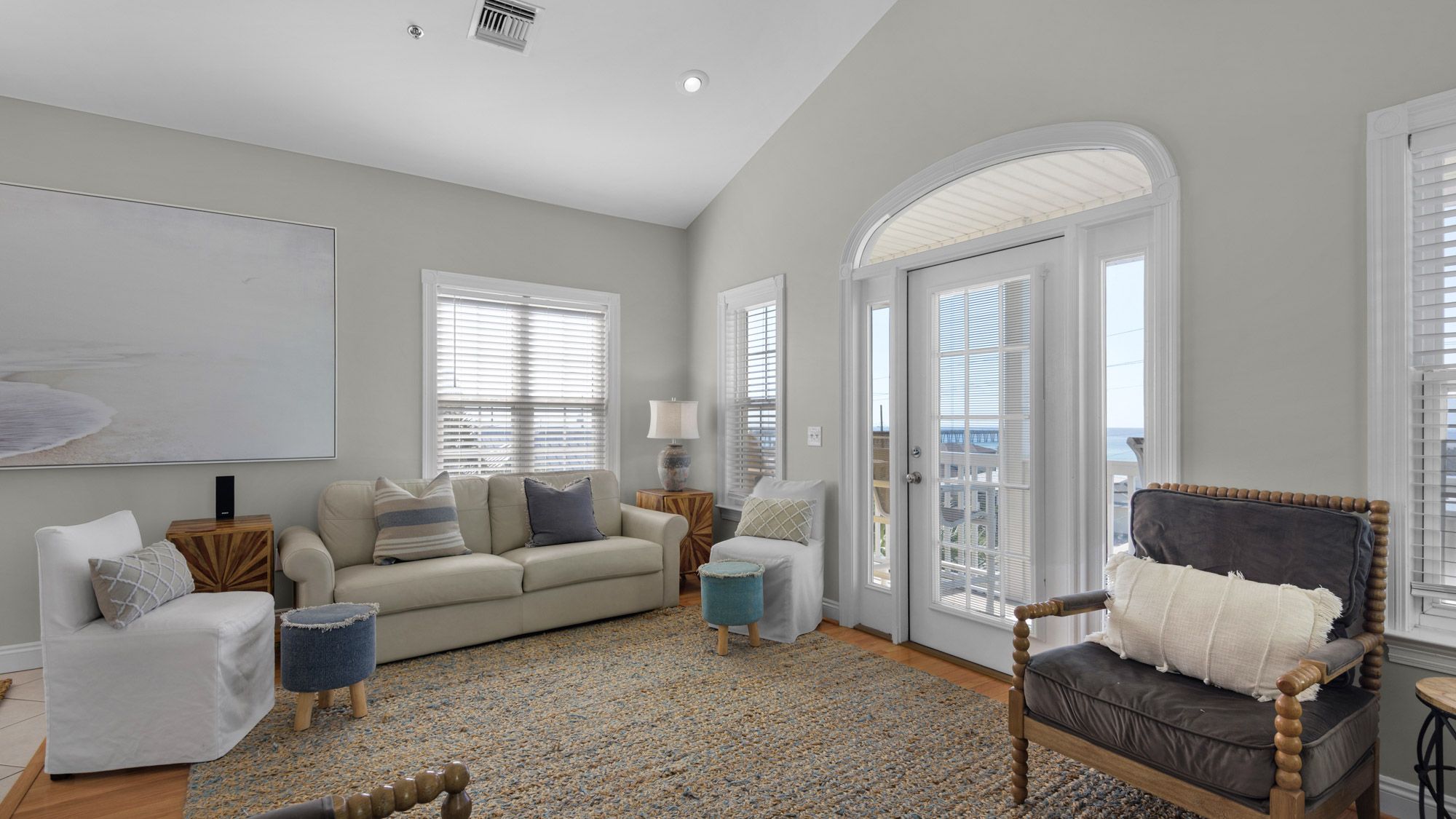 PPPP - Summertowne 10 | Living Area