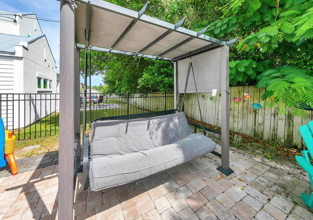 116 Sea Breeze 116 Sea Breeze