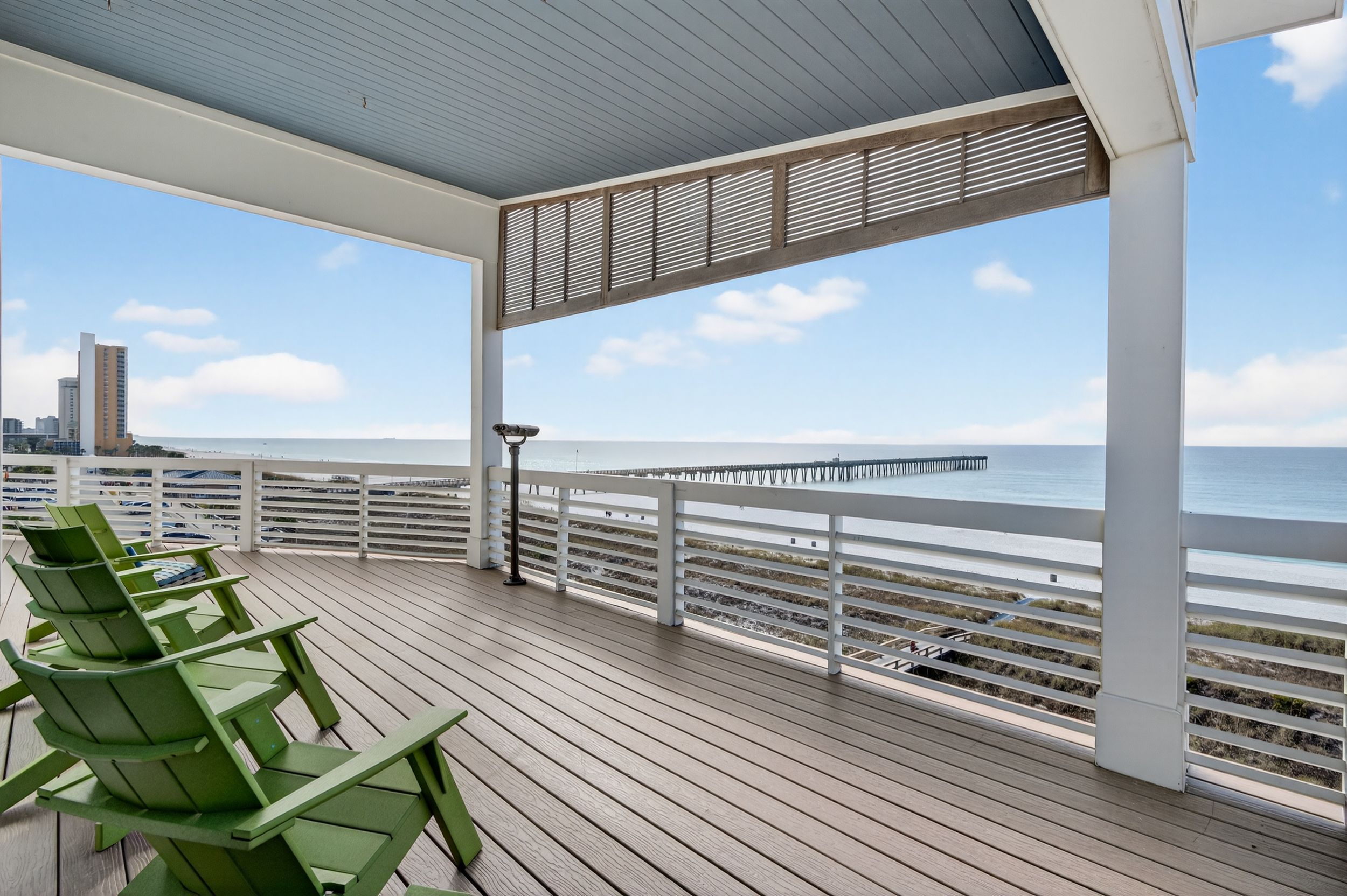 4th Floor - Balcony with binocular telescope