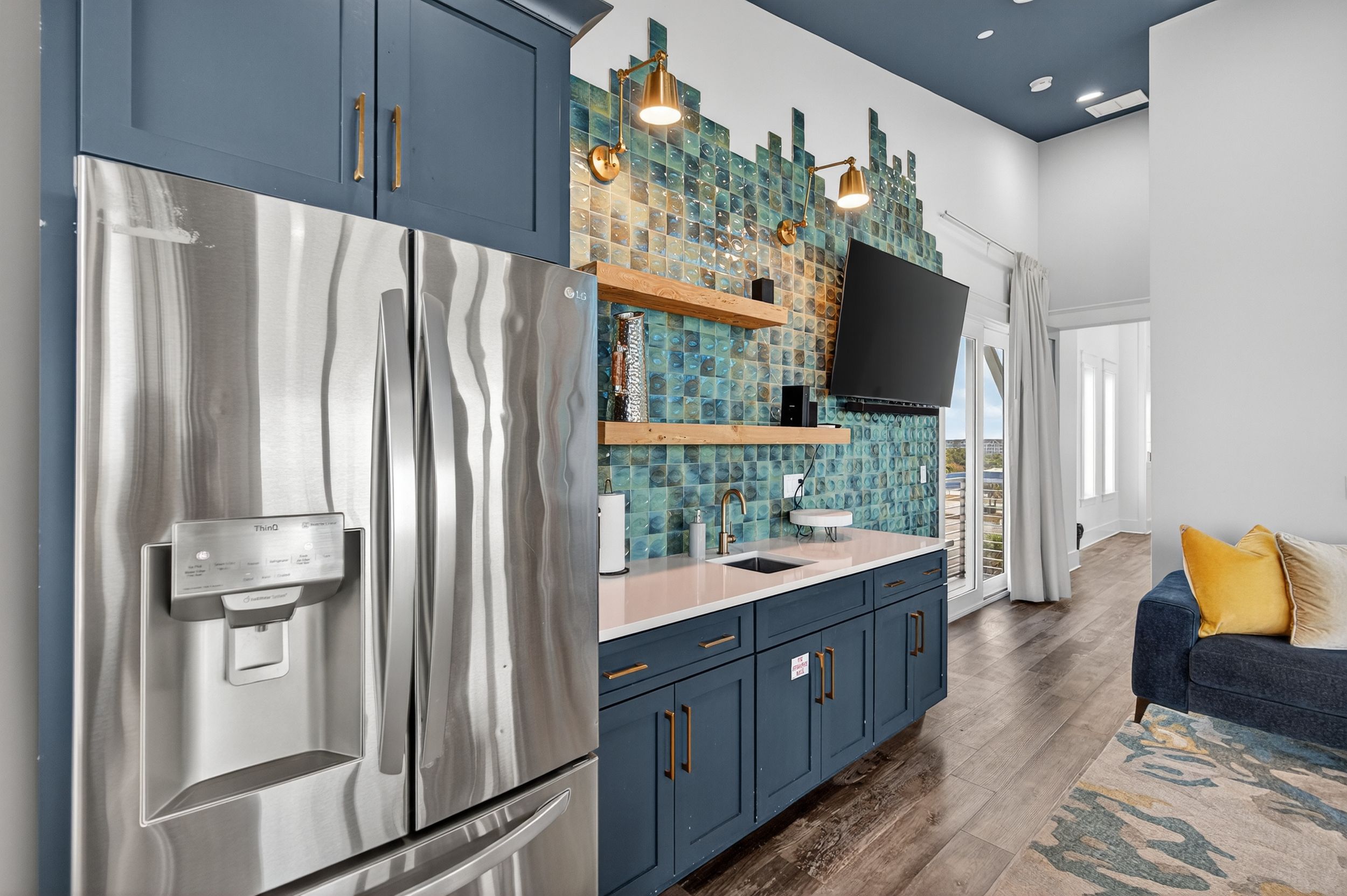 4th Floor - kitchen area