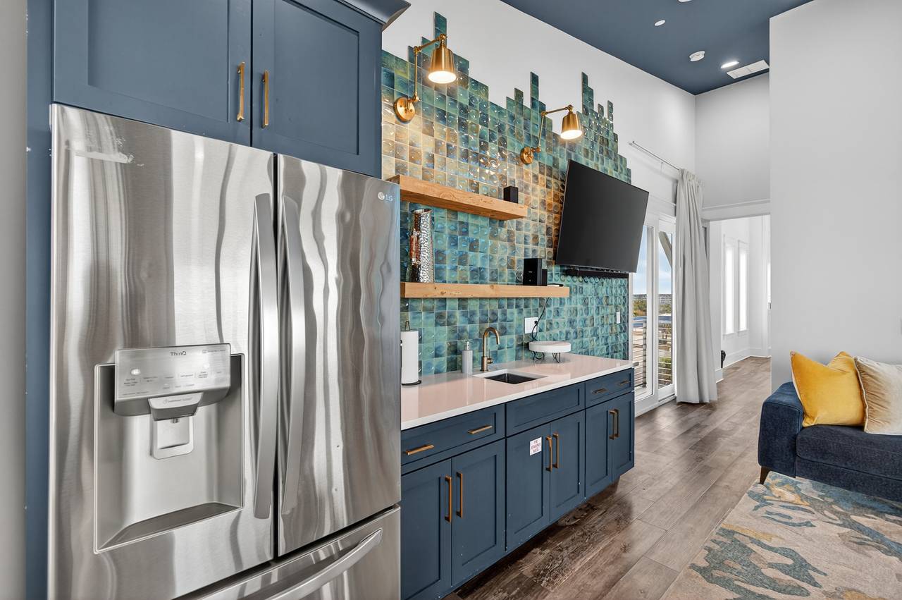 4th Floor - kitchen area 4th Floor - kitchen area