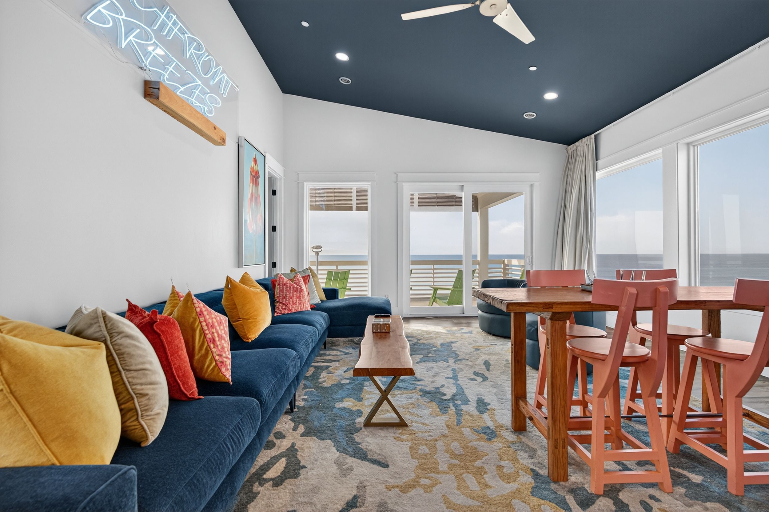 4th Floor - 2nd Living area