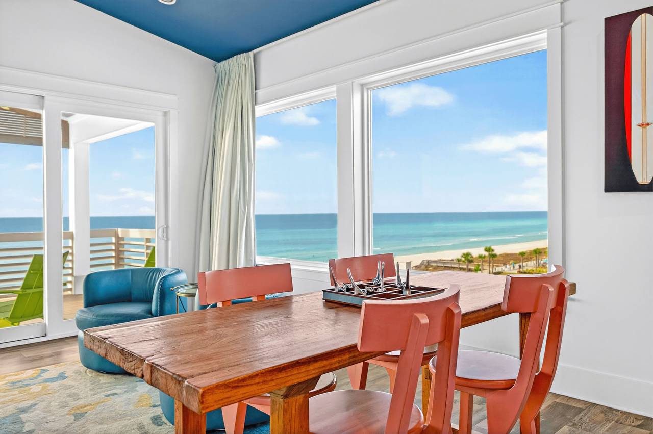 4th Floor - Dining area 4th Floor - Dining area