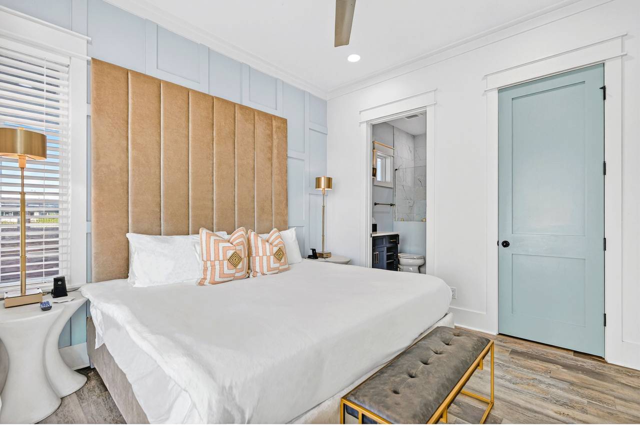 1st Floor - King Bed with direct deck access 1st Floor - King Bed with direct deck access