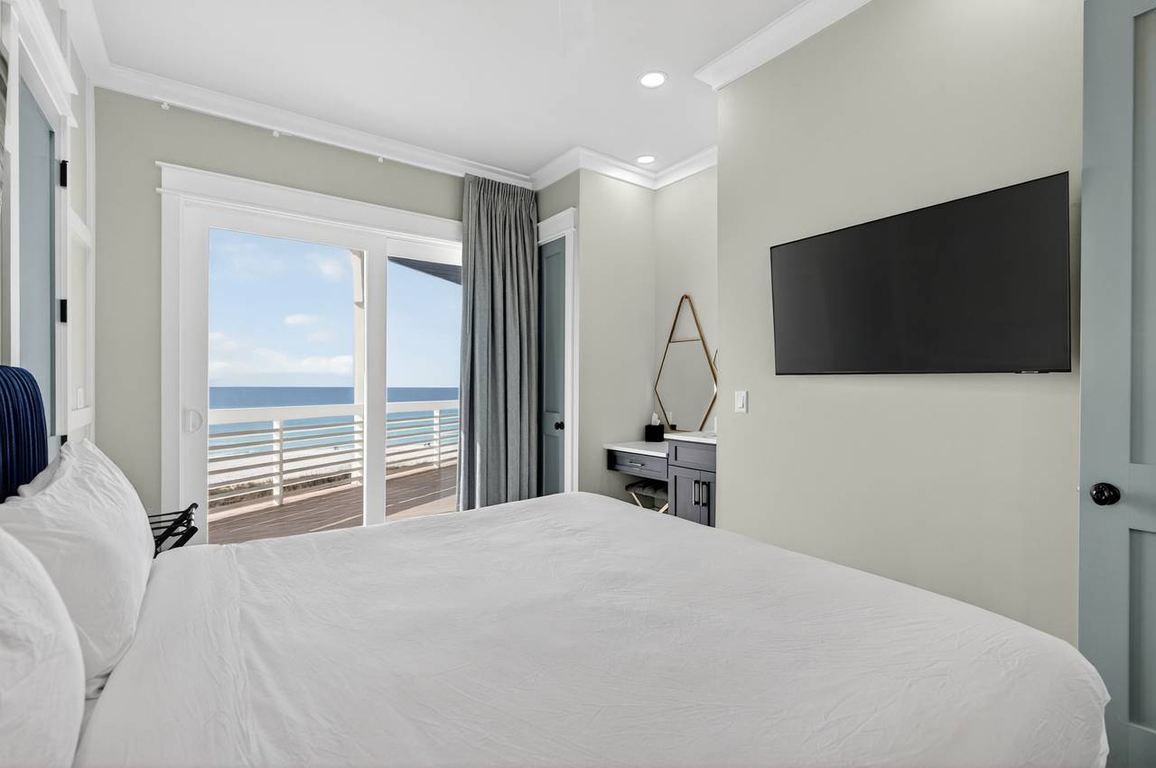 3rd Floor - King Bedroom 3 3rd Floor - King Bedroom 3