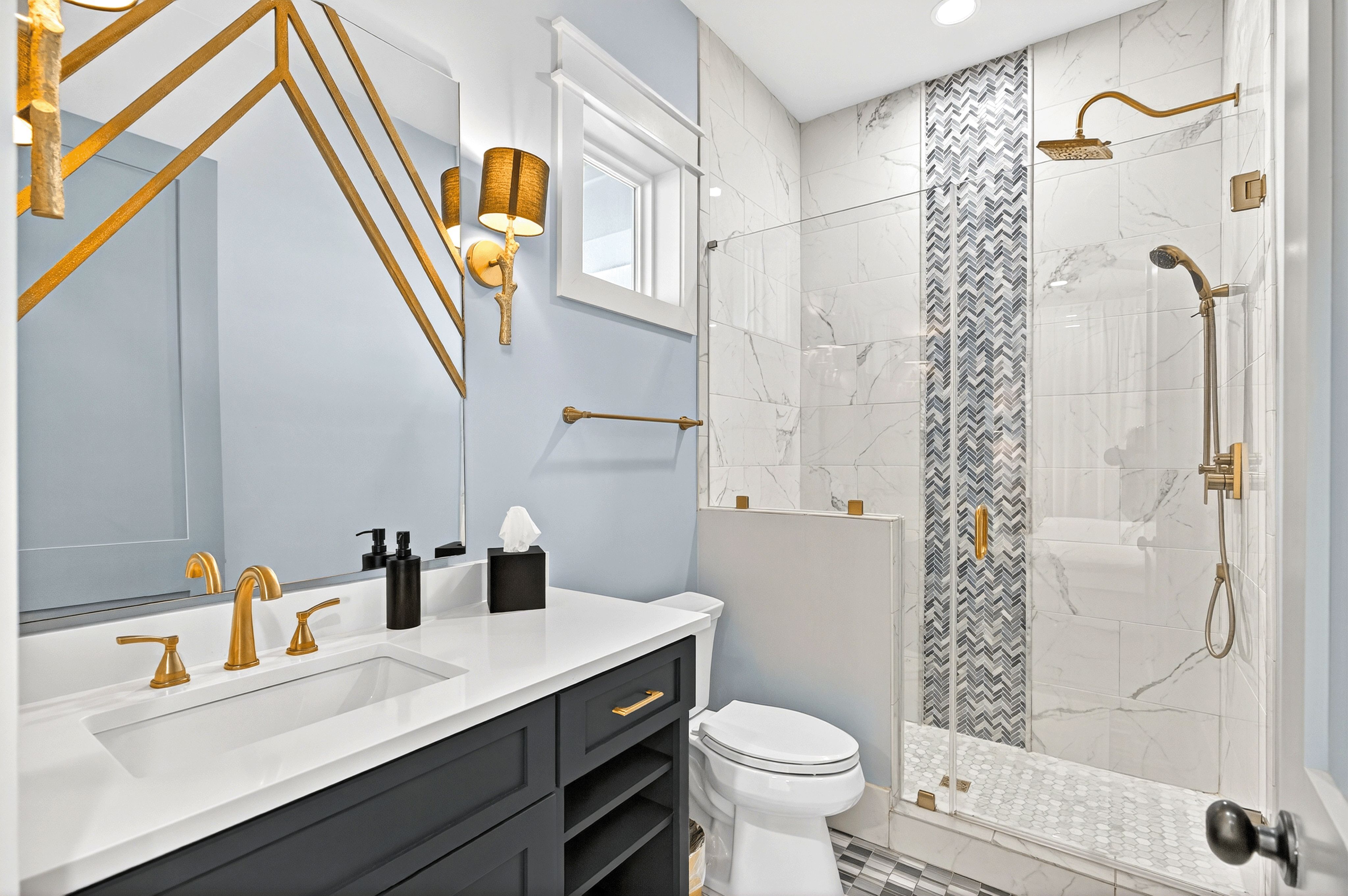 1st Floor - King Bed ensuite bathroom