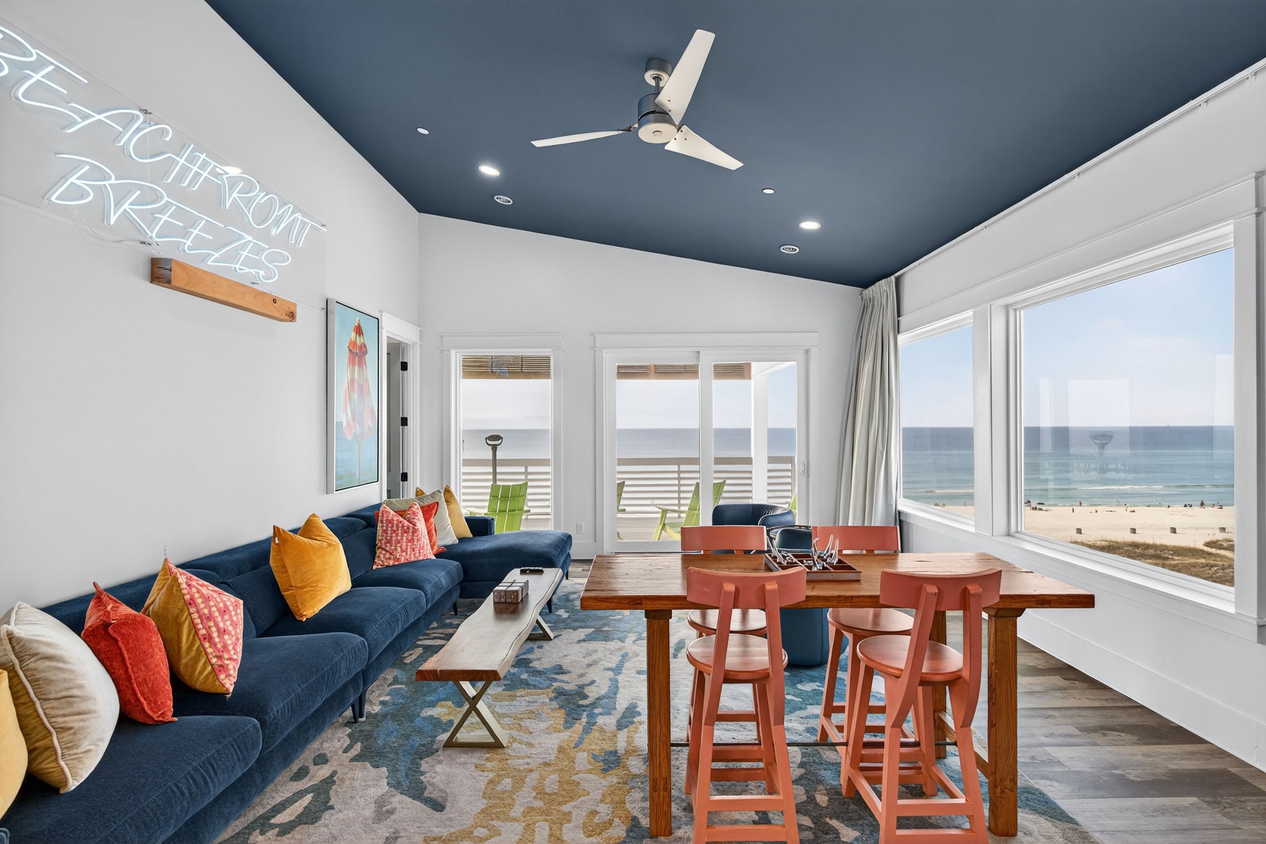 4th Floor - 2nd Living area