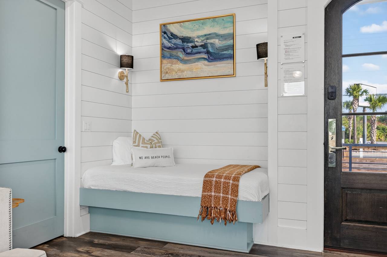 1st Floor - Additional Daybed 1st Floor - Additional Daybed