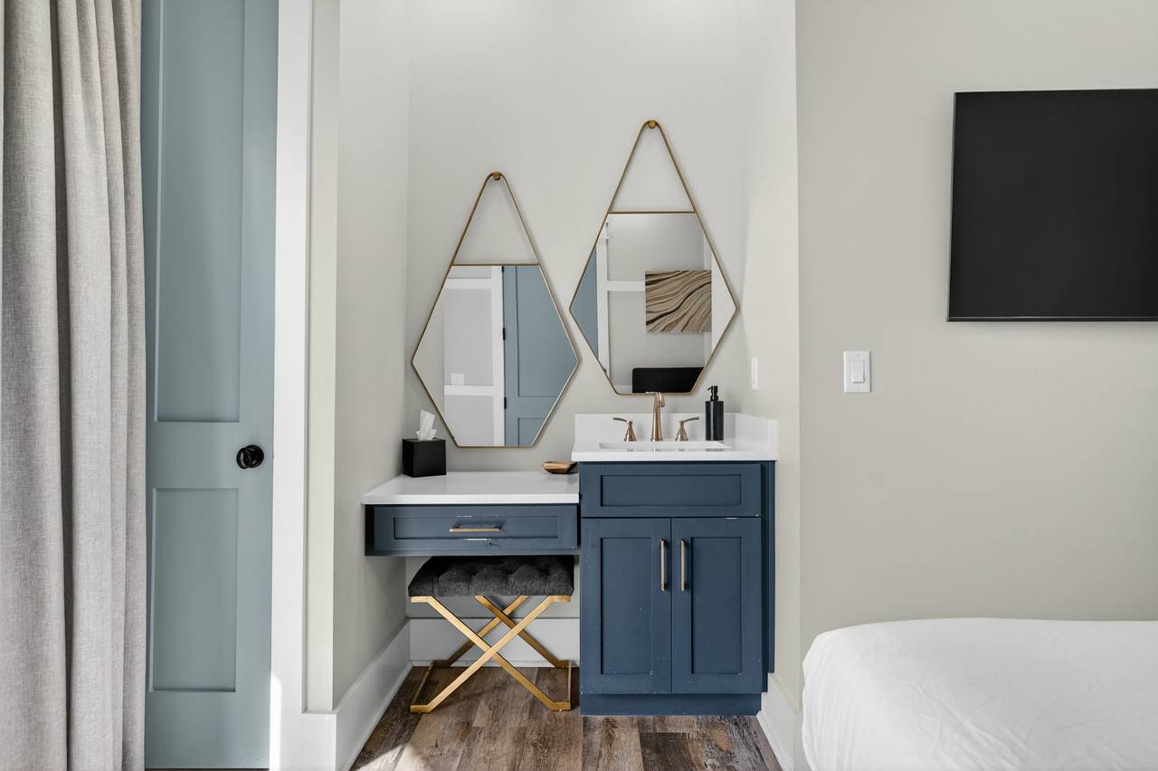 3rd Floor - King Bedroom 3 3rd Floor - King Bedroom 3