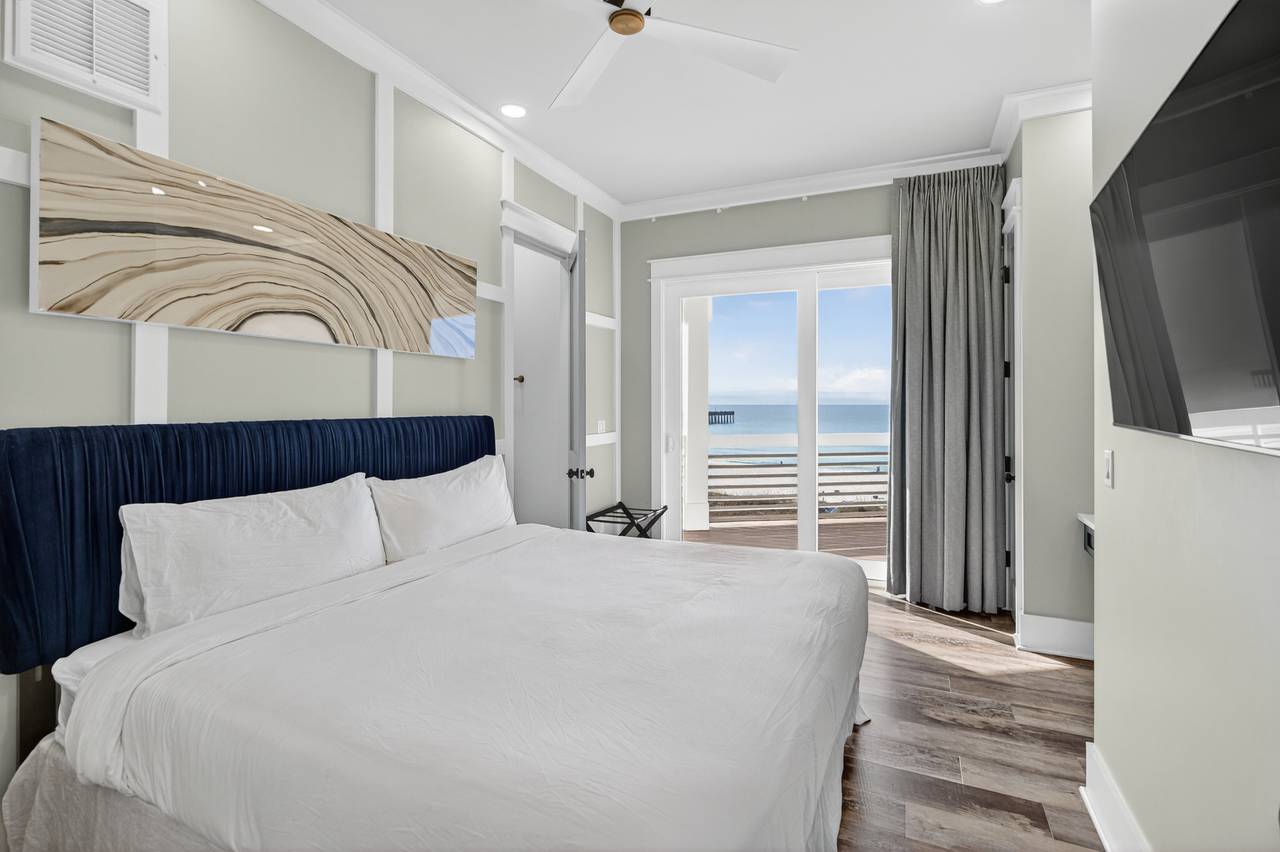 3rd Floor - King Bedroom 3 3rd Floor - King Bedroom 3