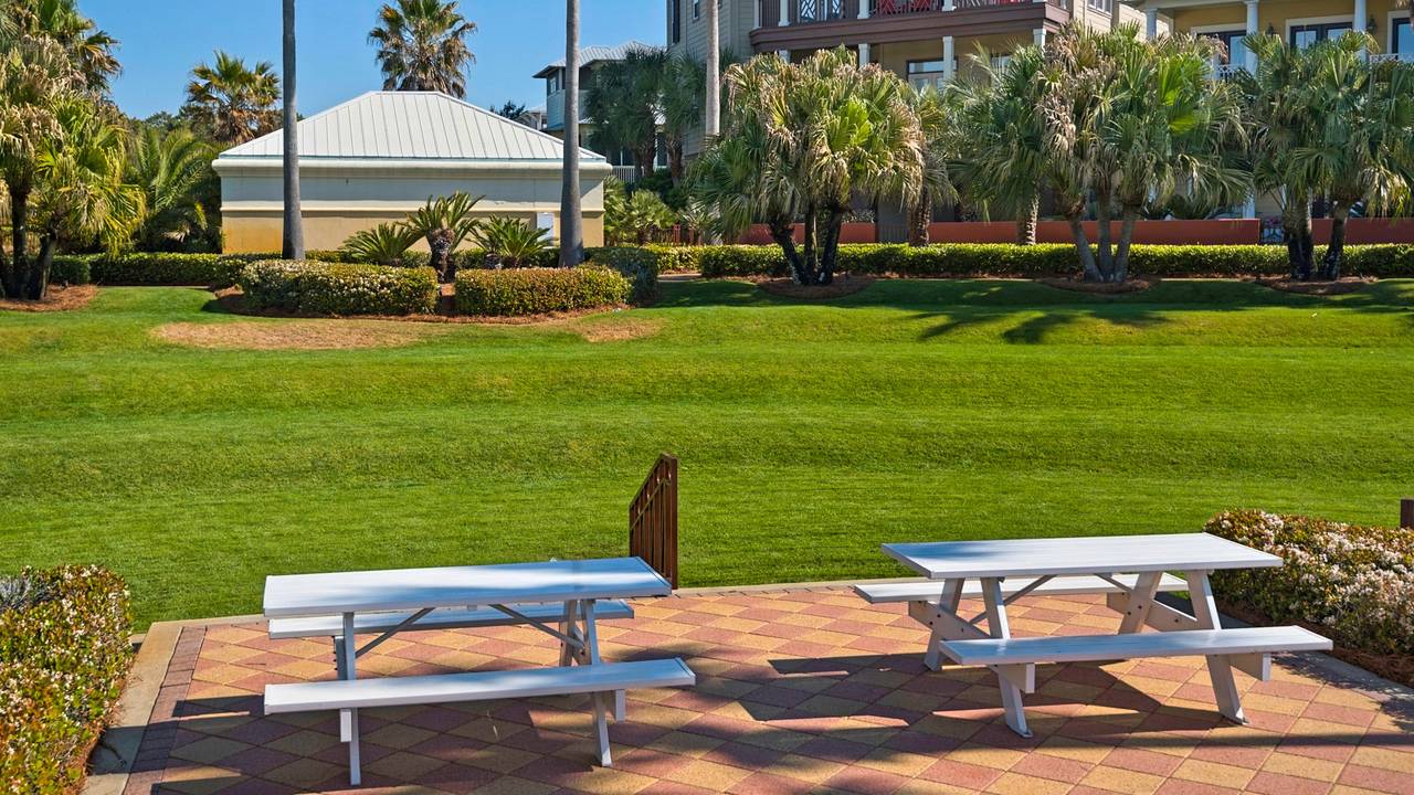 Seacrest Beach Grounds & Amenities Seacrest Beach Grounds & Amenities