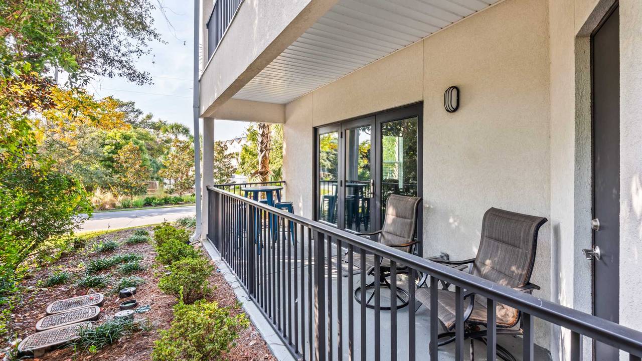 Blue Beach Bungalow - Blue Beach Bungalow -