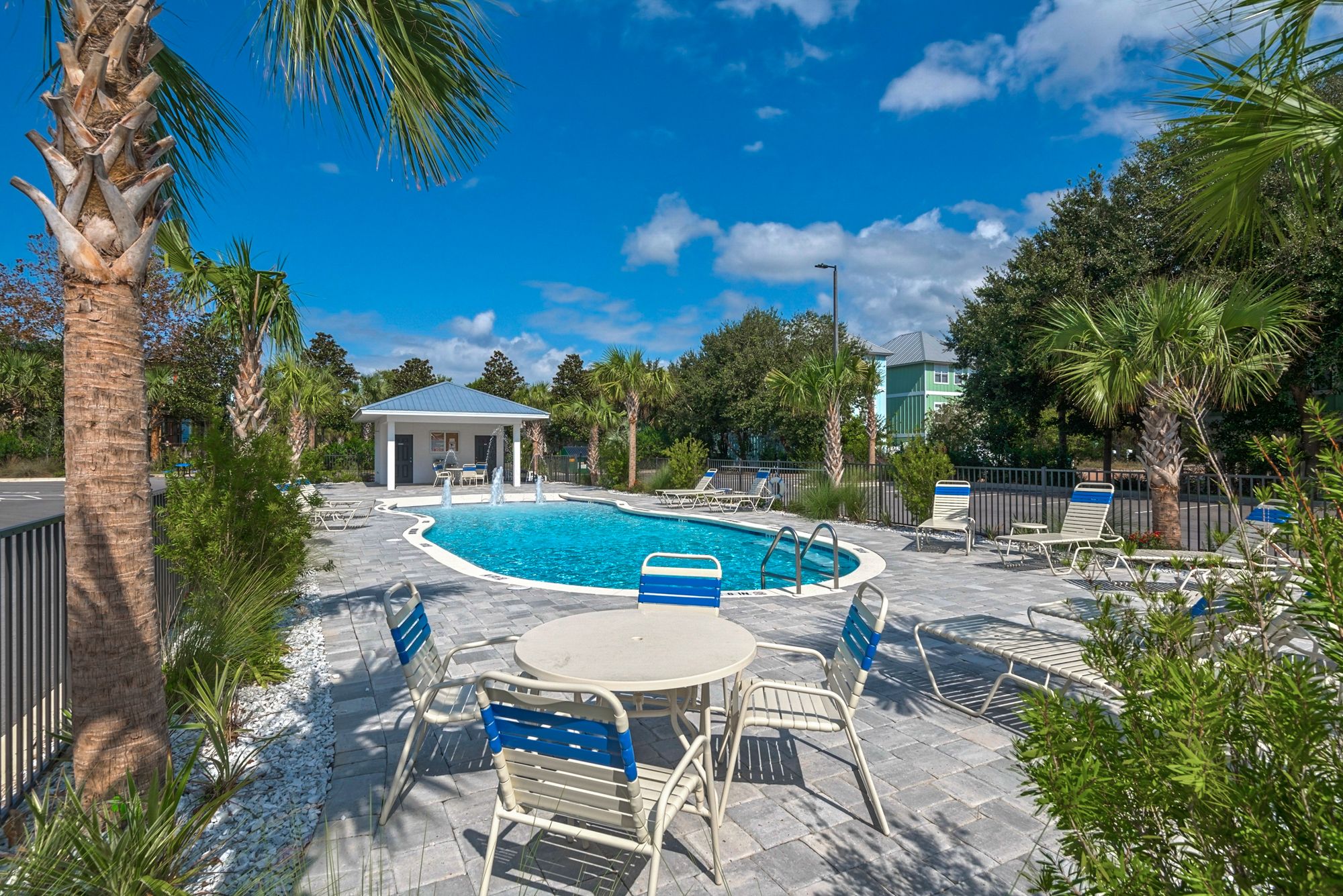 Hidden Lakes Grounds & Amenities