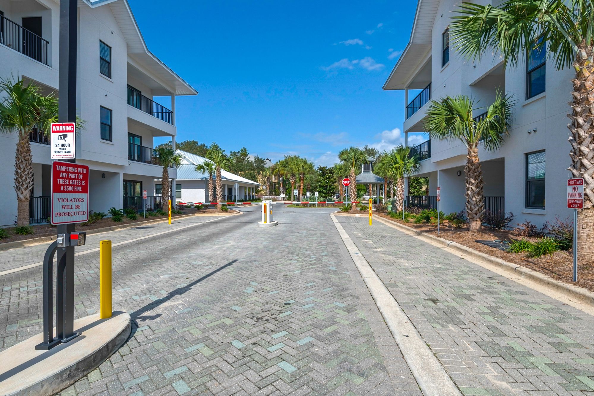 Hidden Lakes Grounds & Amenities