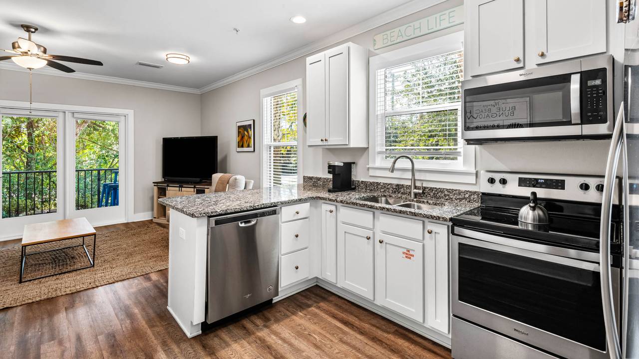 Blue Beach Bungalow - Blue Beach Bungalow -