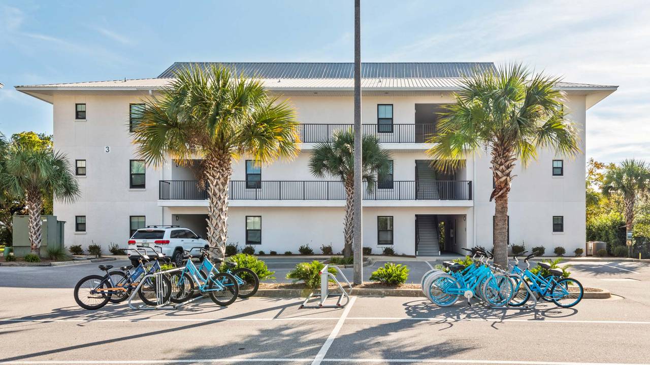 Blue Beach Bungalow - Blue Beach Bungalow -