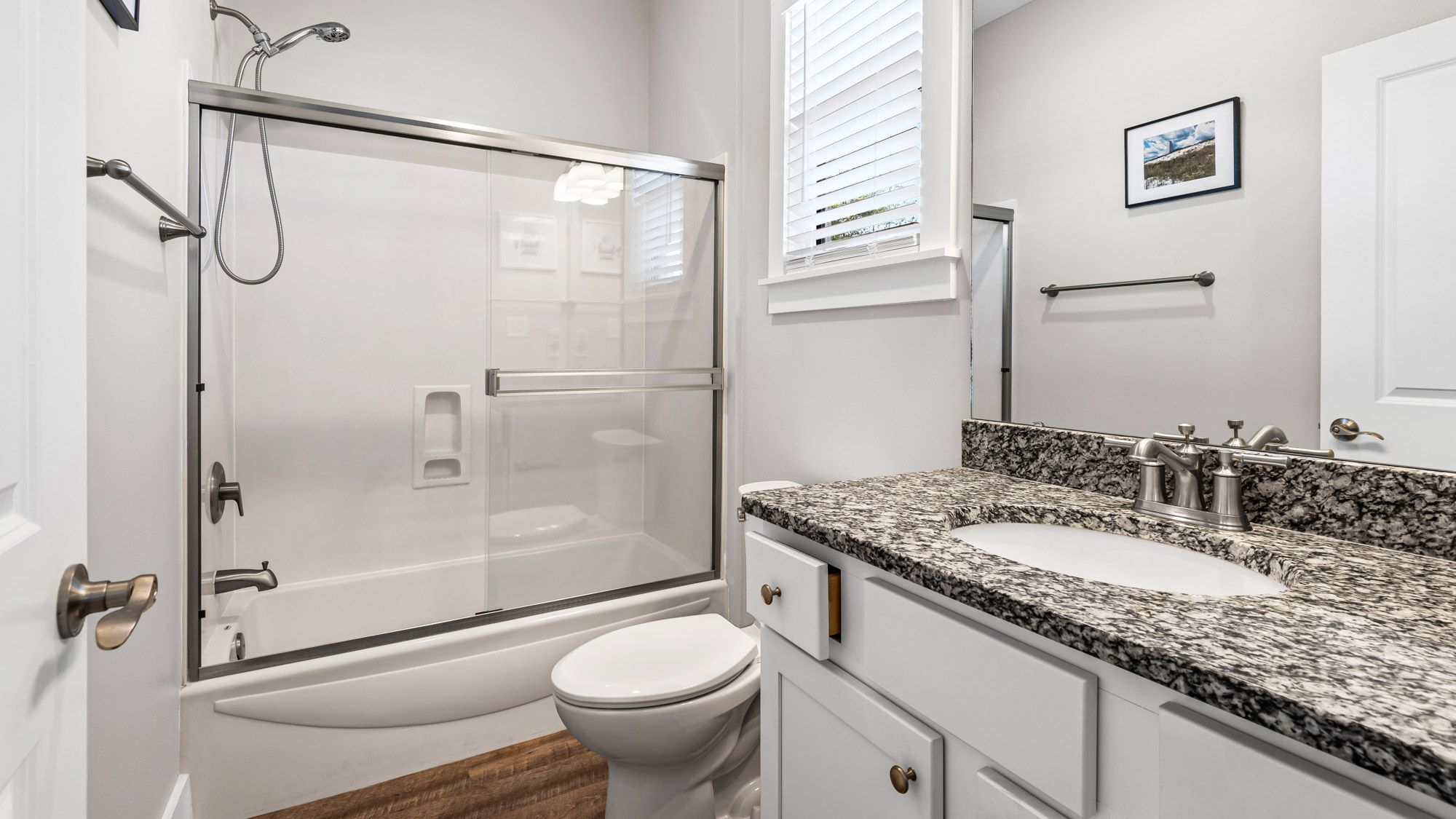 Blue Beach Bungalow - 