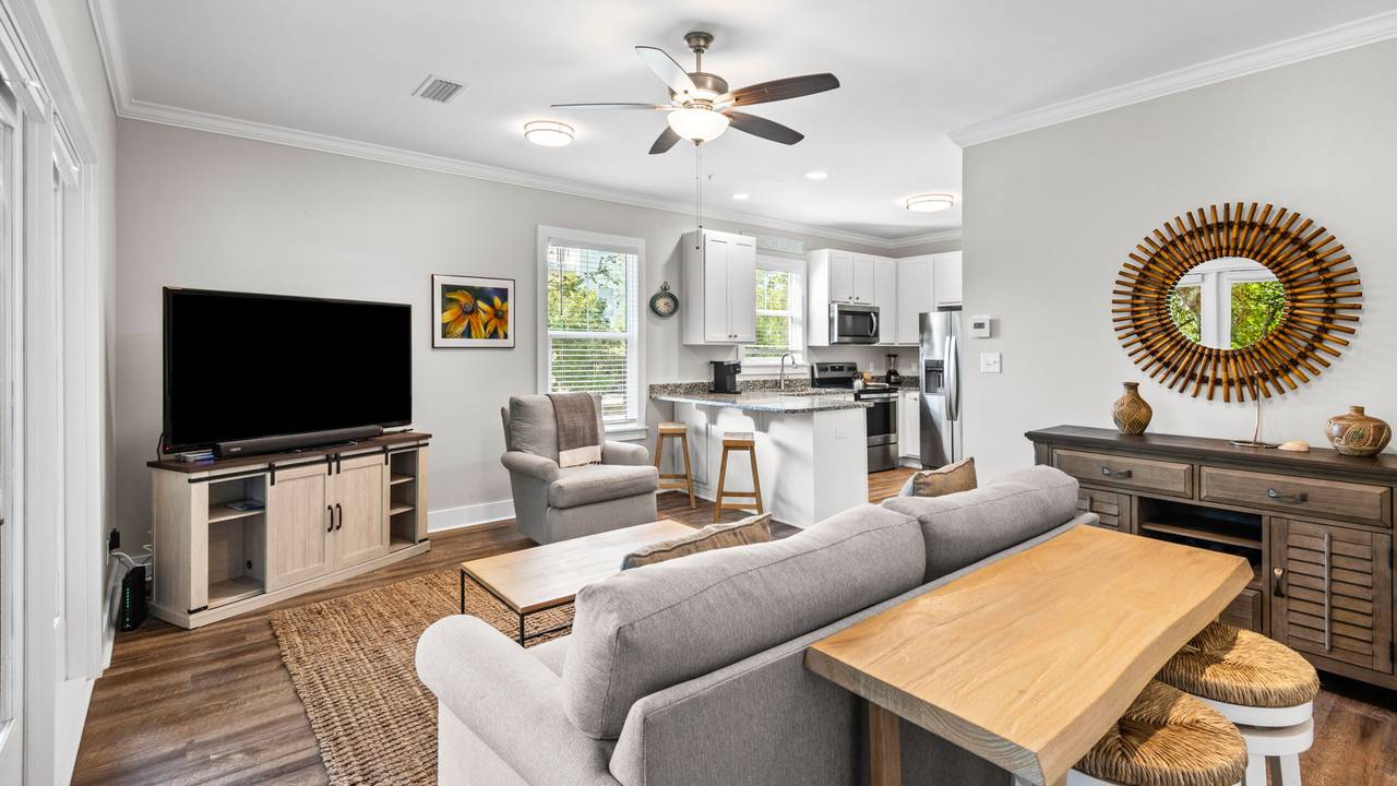 Blue Beach Bungalow - Blue Beach Bungalow -