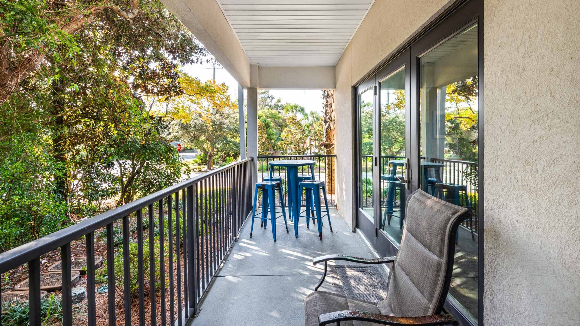 Blue Beach Bungalow - 