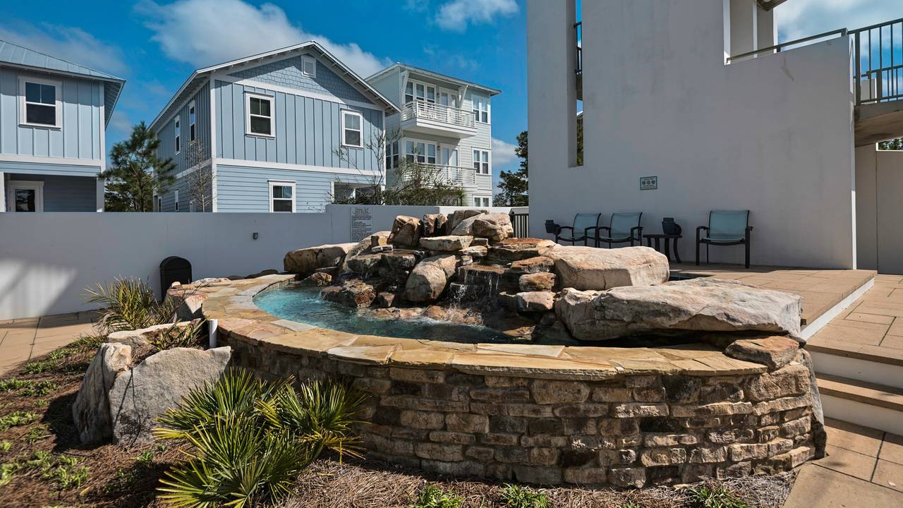 Highland Park Grounds & Amenities Highland Park Grounds & Amenities