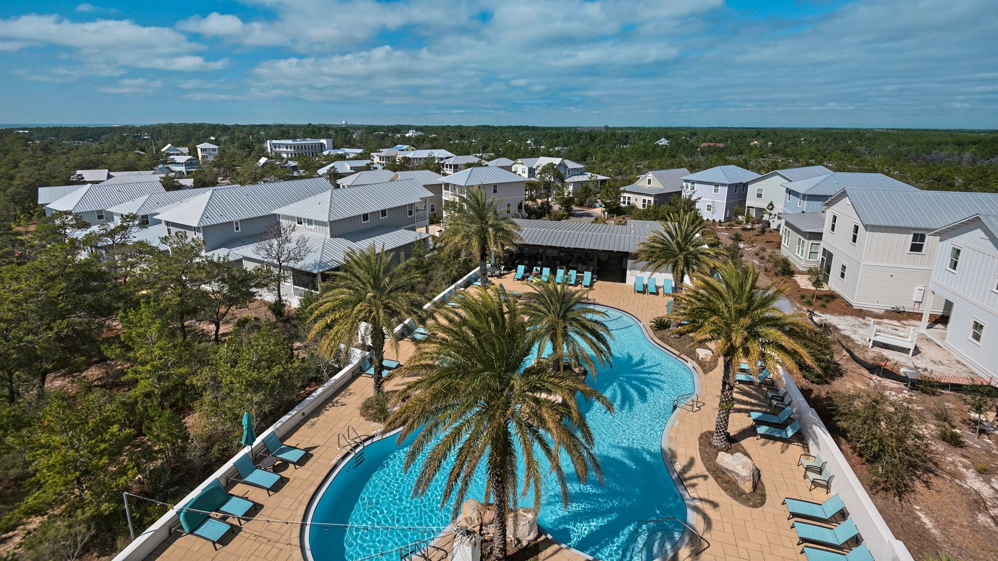 Highland Park Grounds & Amenities