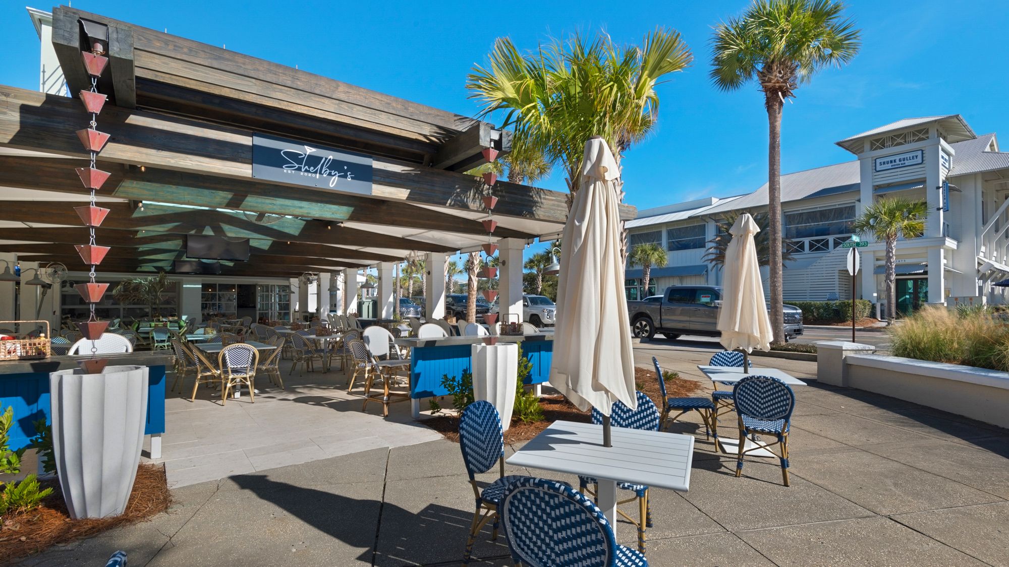 Gulf Place Grounds and Amenities