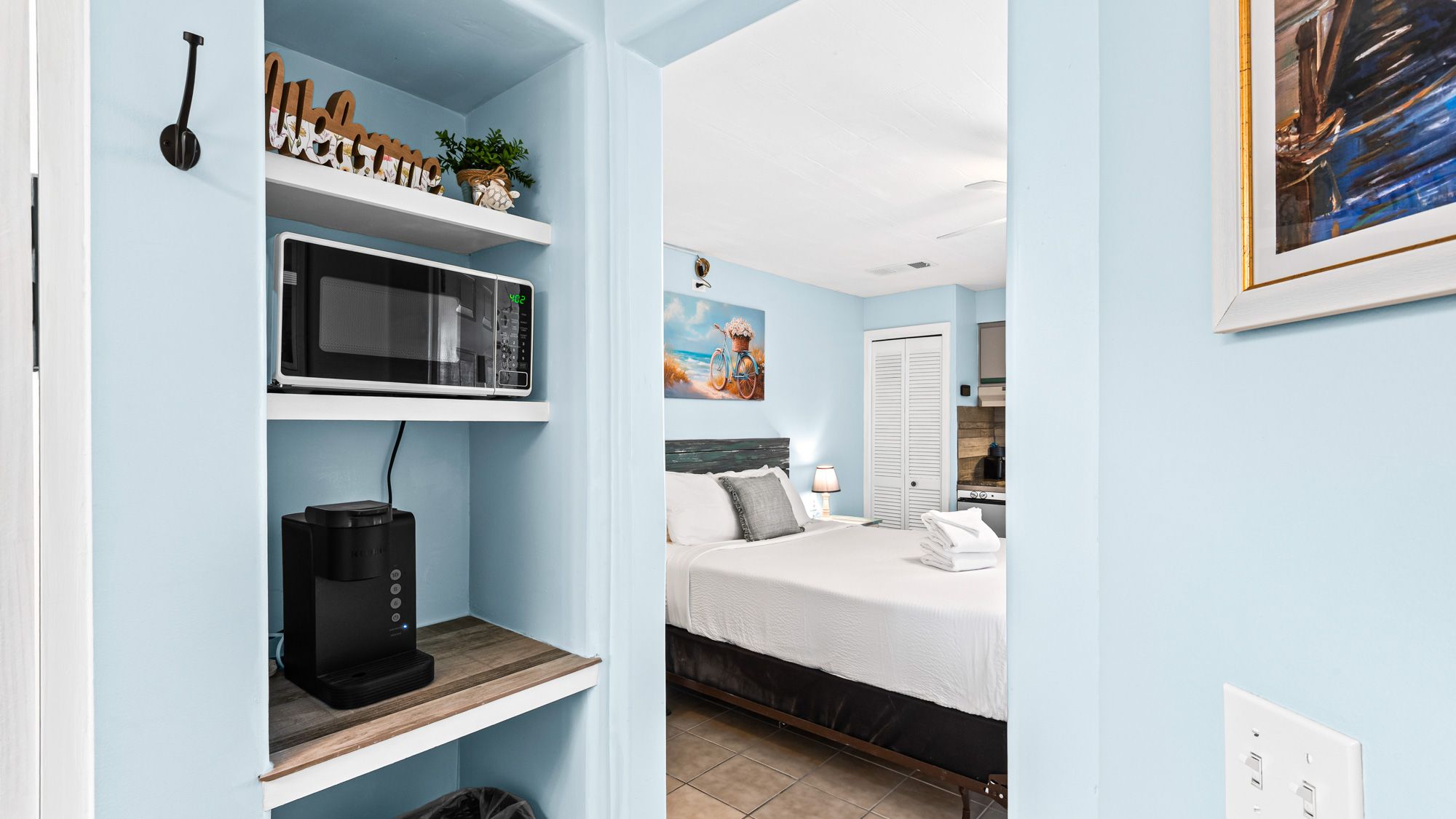 St Thomas Square 1202C - A Little SeaEsta 