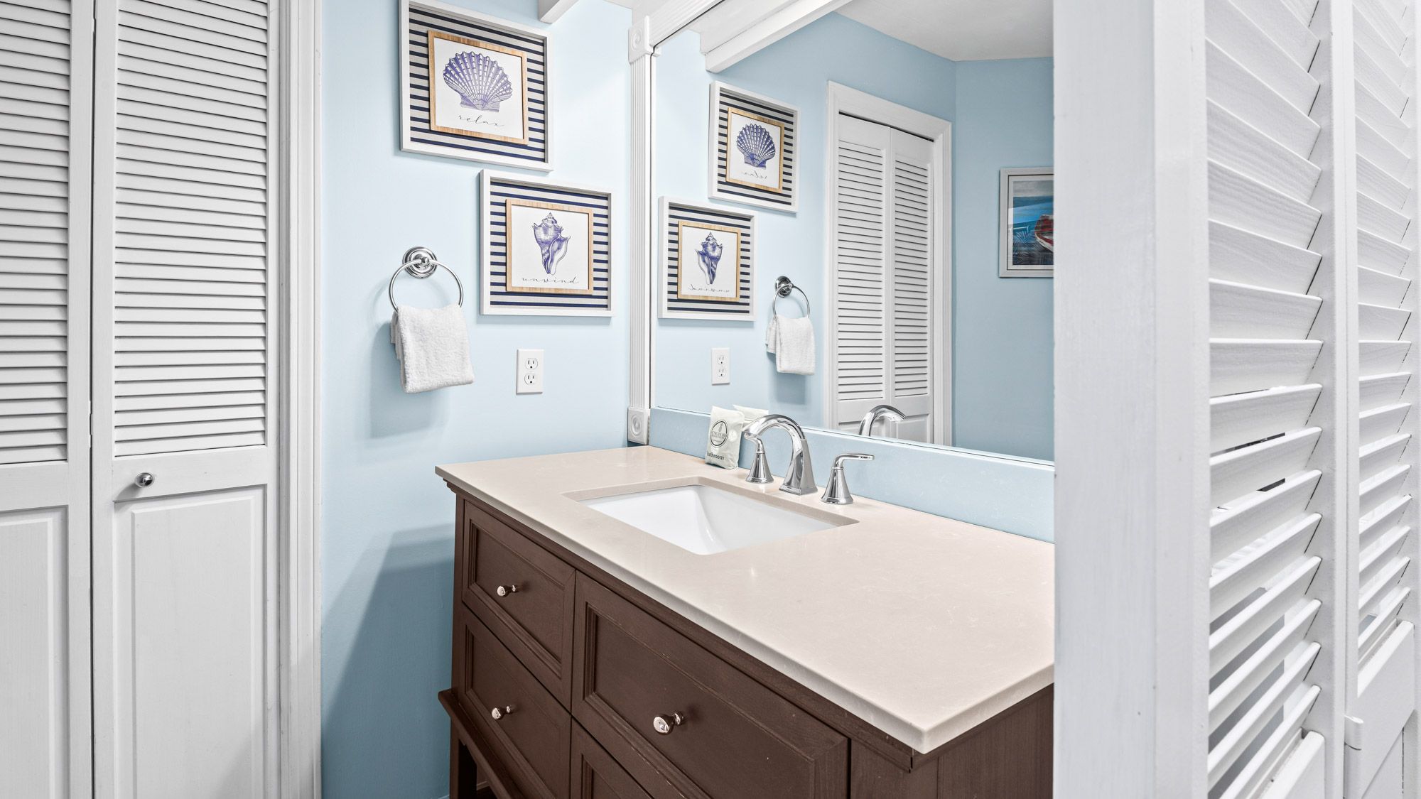 St Thomas Square 1202C - A Little SeaEsta 