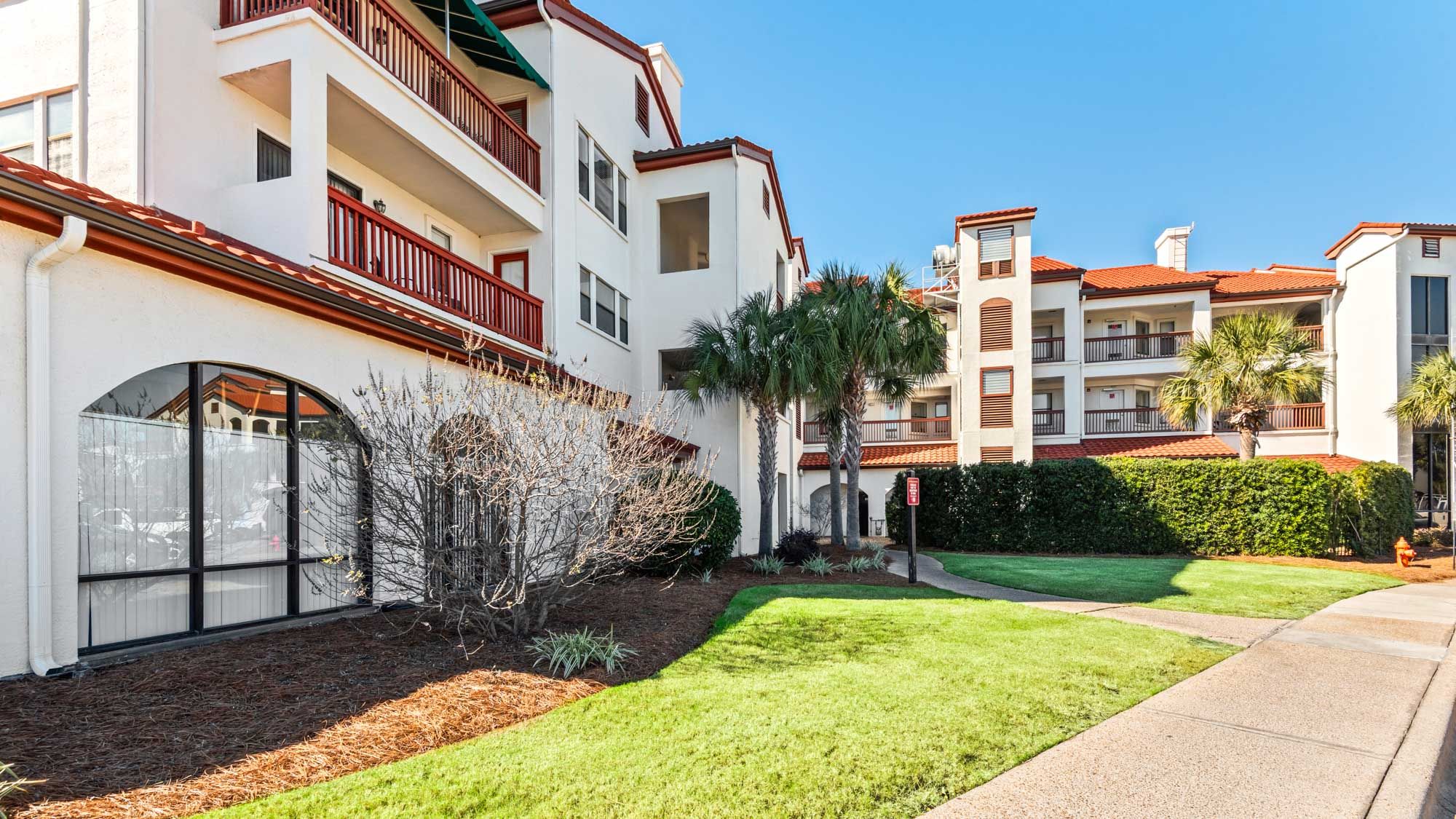 St Thomas Square 1202C - A Little SeaEsta 