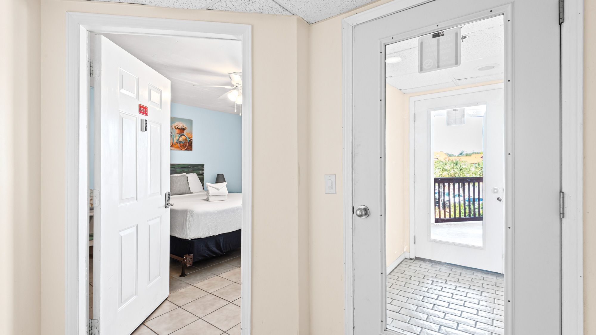 St Thomas Square 1202C - A Little SeaEsta 