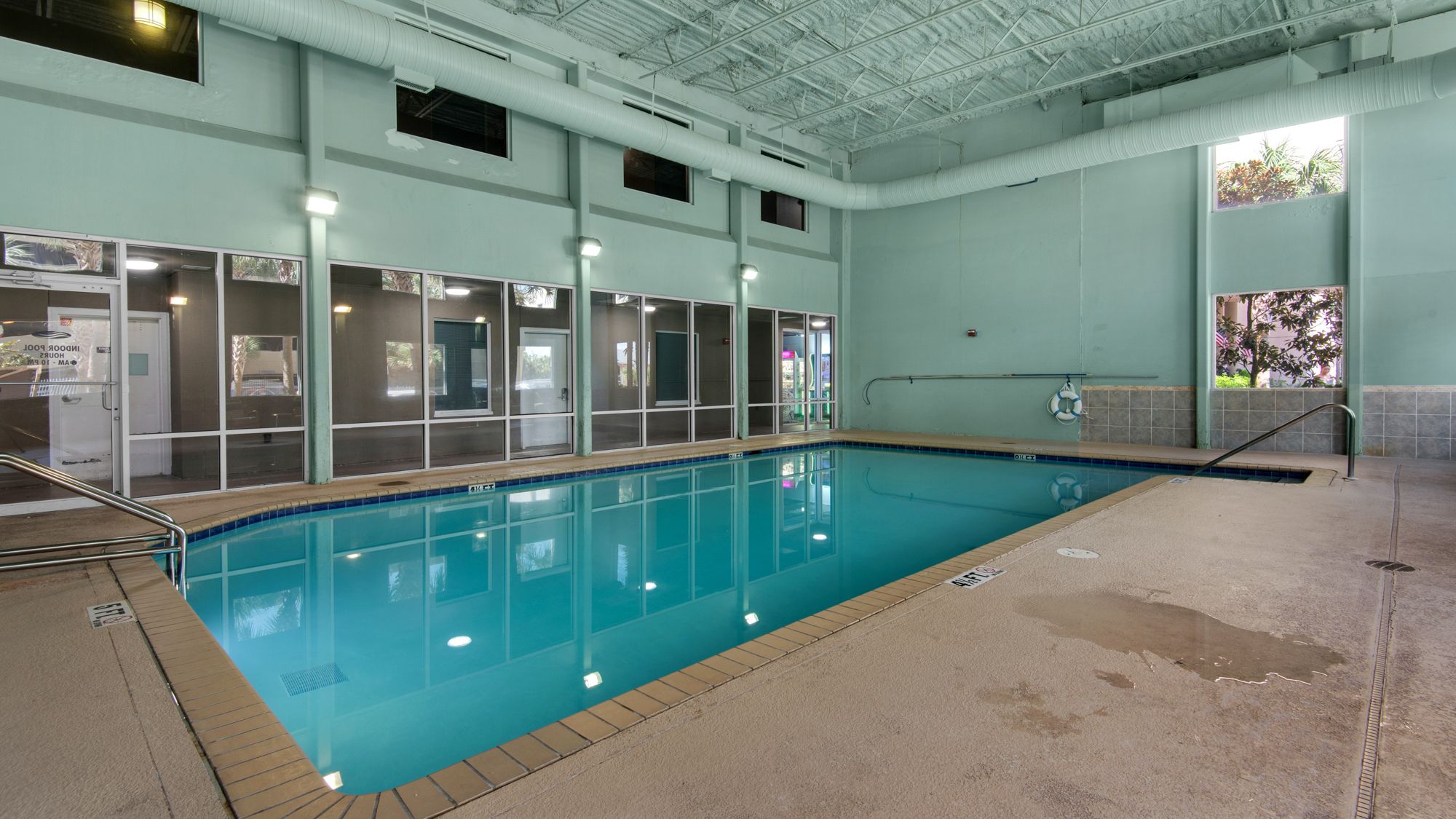 Tidewater Grounds & Amenities