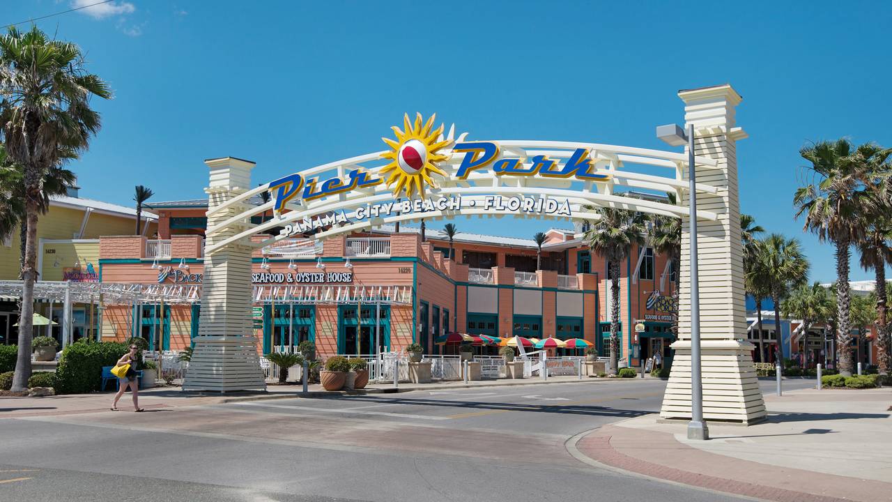 Pier Park Grounds and Amenities Pier Park Grounds and Amenities