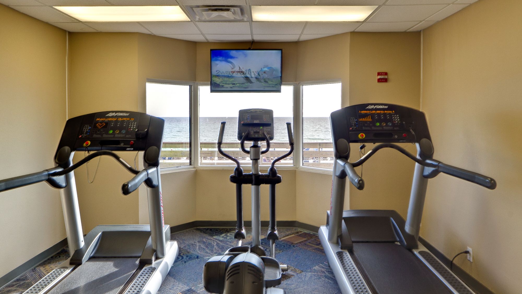 Tidewater Grounds & Amenities