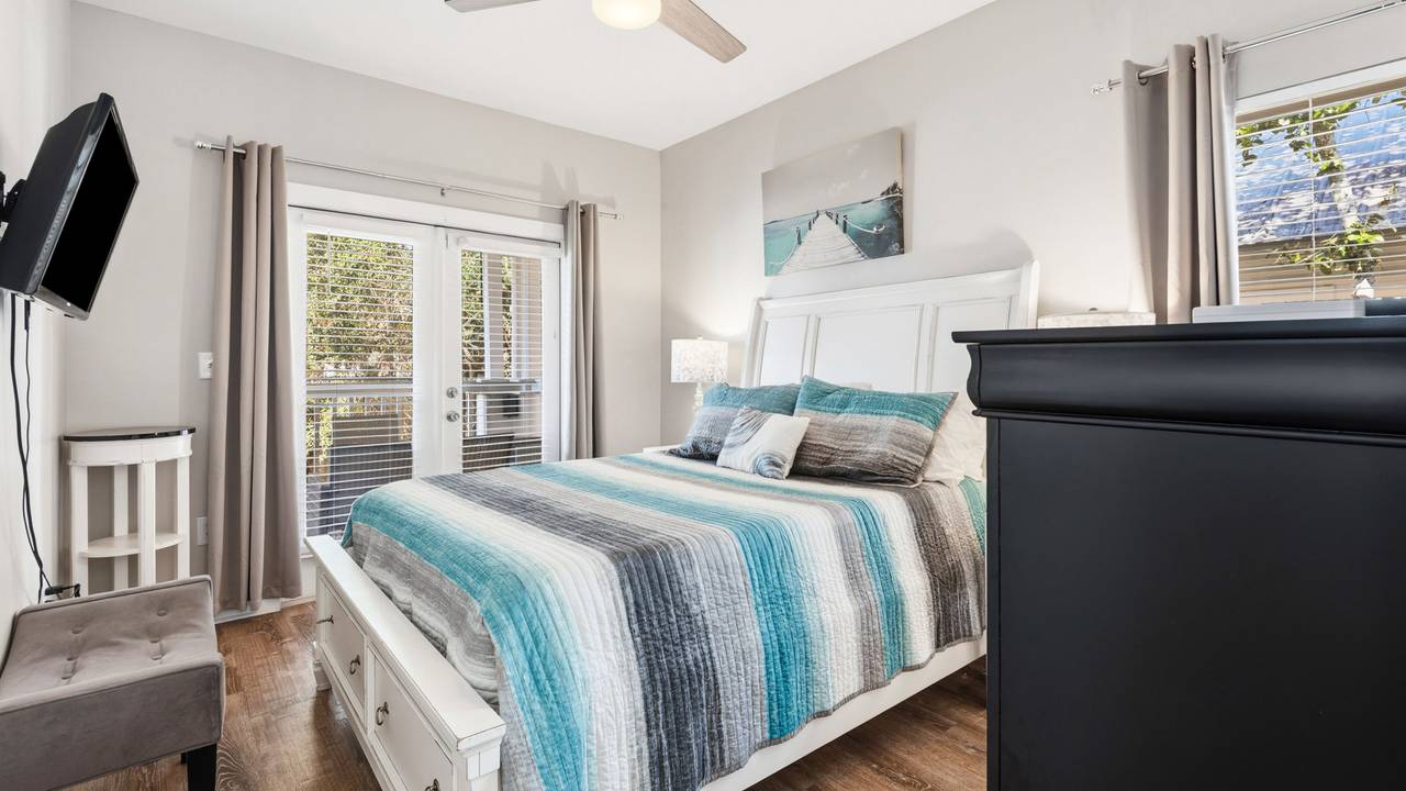 Happy Ours at Camp Creek Happy Ours at Camp Creek