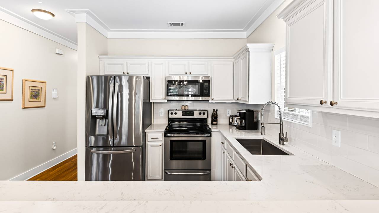 Happy Ours Too at Camp Creek Happy Ours Too at Camp Creek