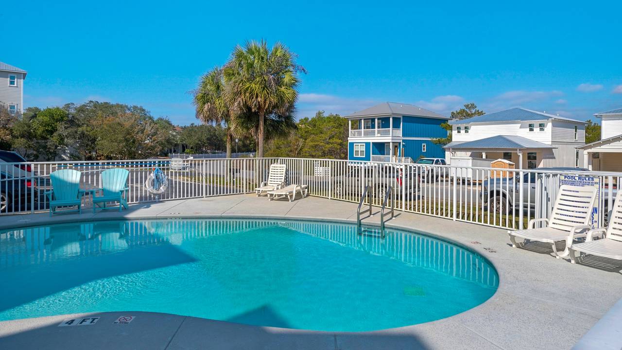 Community Pool Community Pool