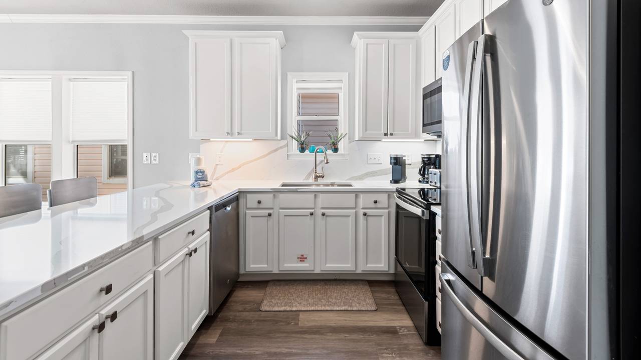 Salty Seabreeze 2nd Floor - Kitchen Salty Seabreeze 2nd Floor - Kitchen