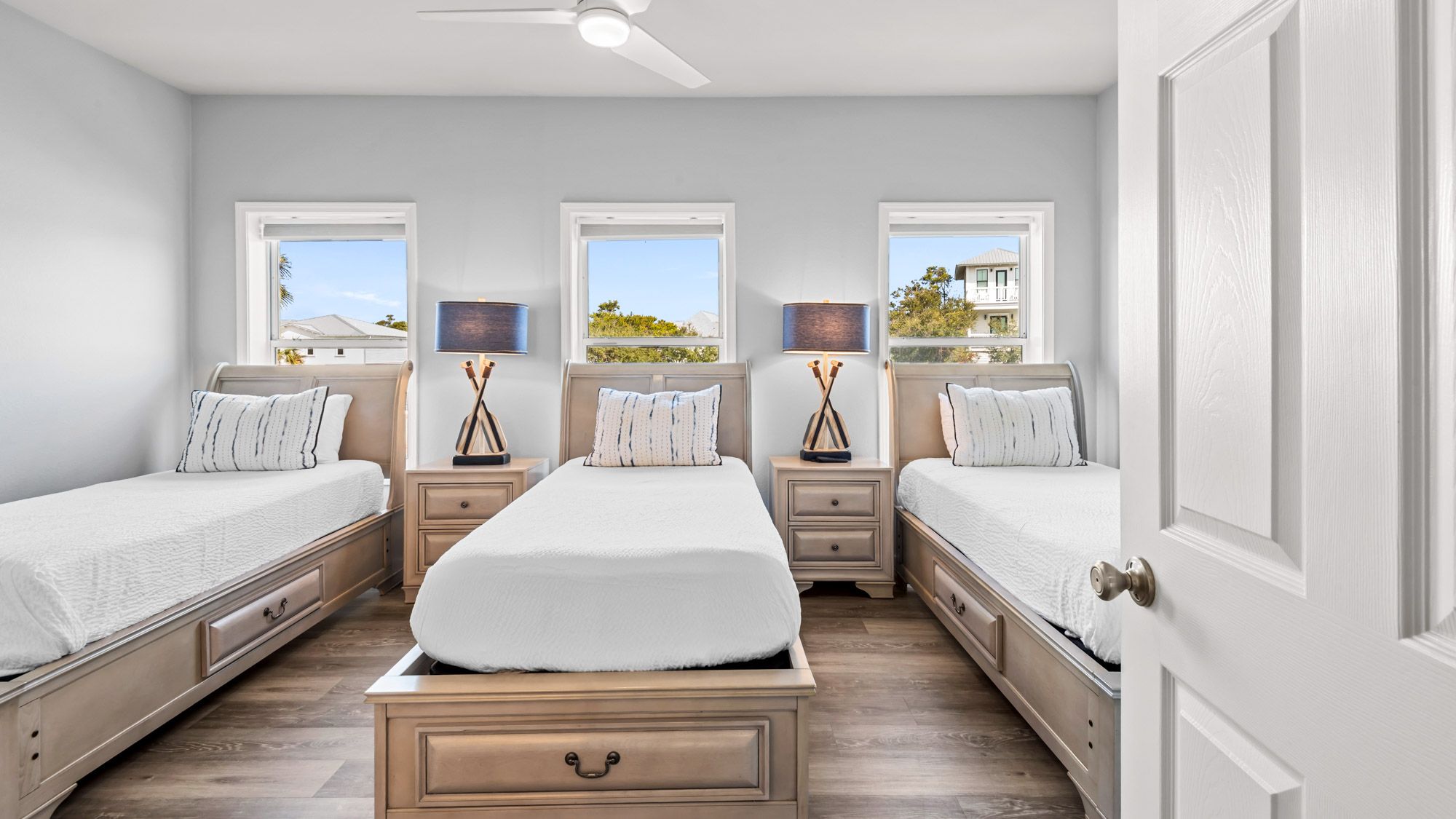 Salty Seabreeze 1st Floor - Guest Bedroom with 3 Twin beds