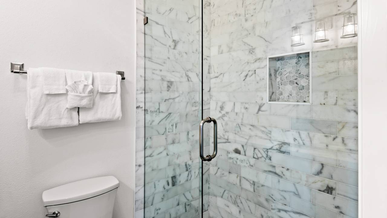 Salty Seabreeze 3rd Floor - Private bathroom Salty Seabreeze 3rd Floor - Private bathroom