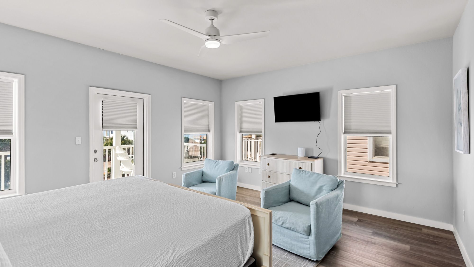 Salty Seabreeze 3rd Floor - 2nd King Suite