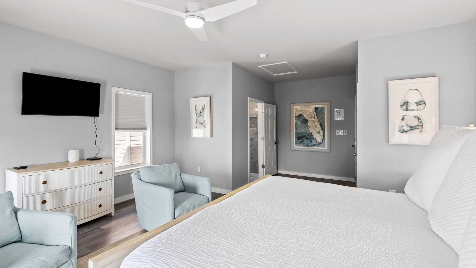 Salty Seabreeze 3rd Floor - 2nd King Suite