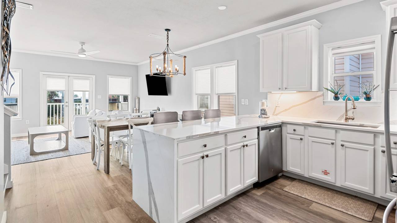 Salty Seabreeze 2nd Floor - Kitchen Salty Seabreeze 2nd Floor - Kitchen