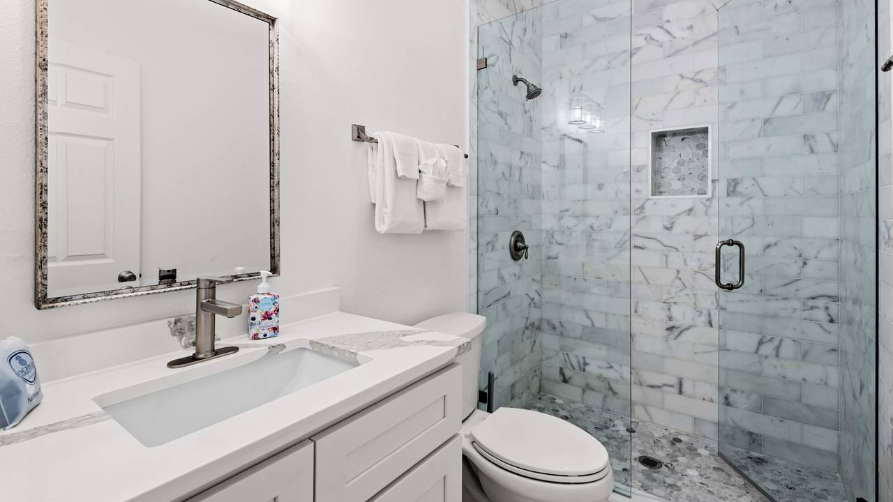 Salty Seabreeze 2nd Floor - Guest Bathroom Salty Seabreeze 2nd Floor - Guest Bathroom