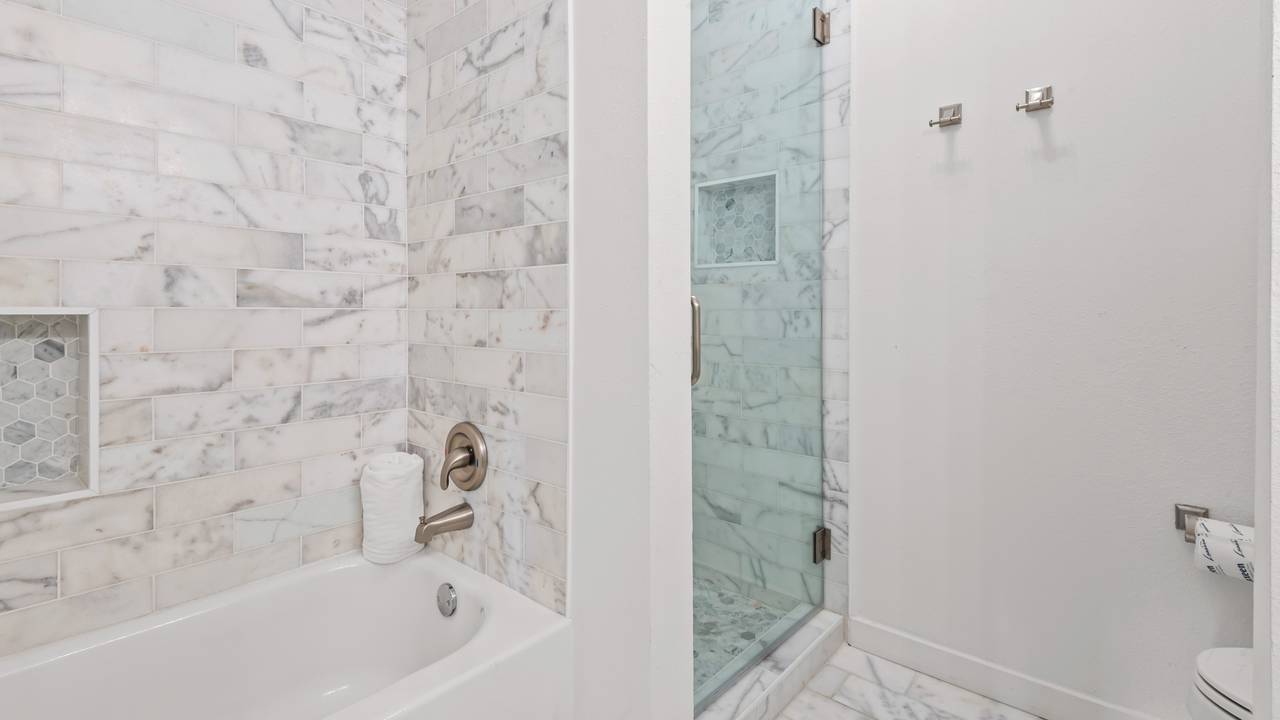 Salty Seabreeze 1st Floor - Master Bathroom Salty Seabreeze 1st Floor - Master Bathroom