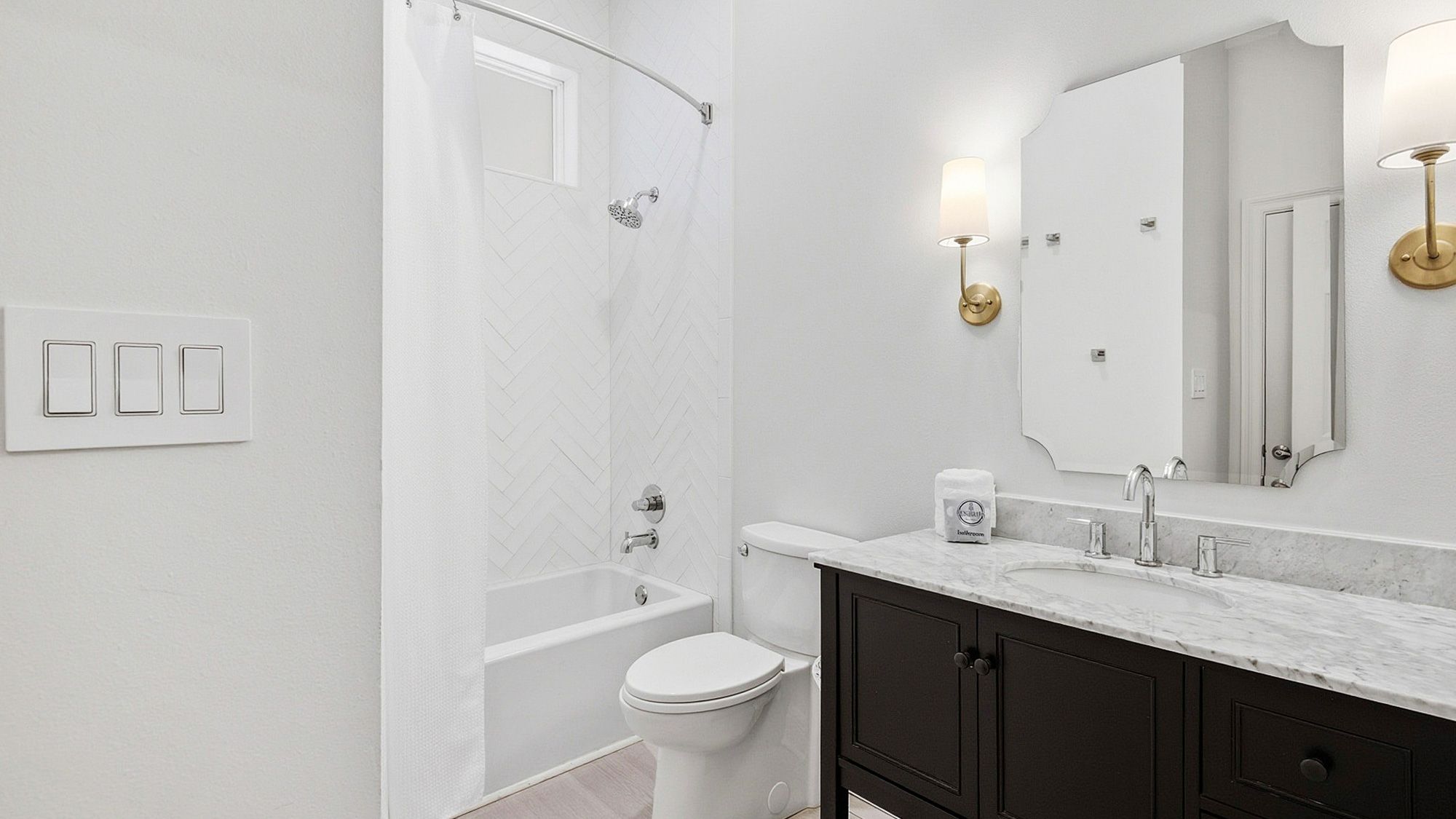 Camelot - 2nd King Suite Bath